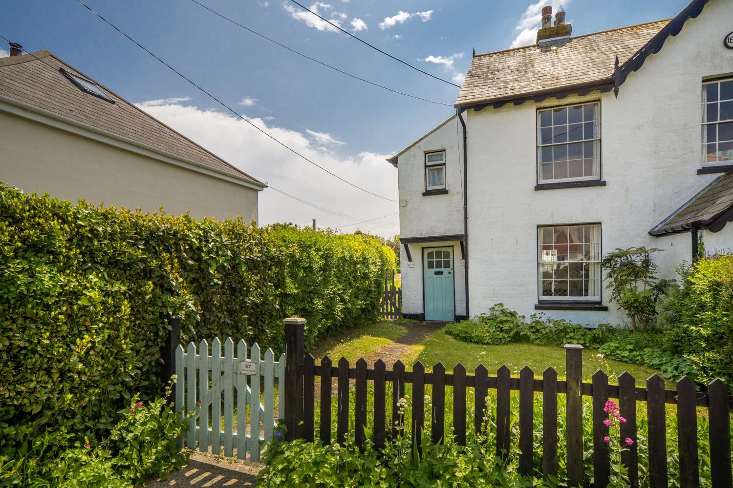 Isle of Wight House SemiDetached Property Sold in Gurnard